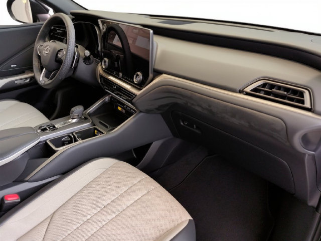 New 2026 Lexus TX 500h AWD w/ Technology Package image 32