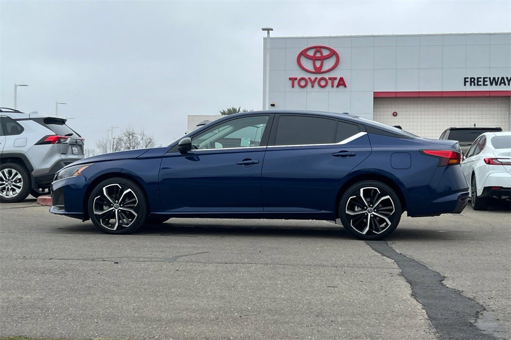 Used 2024 Nissan Altima 2.5 SR image 9
