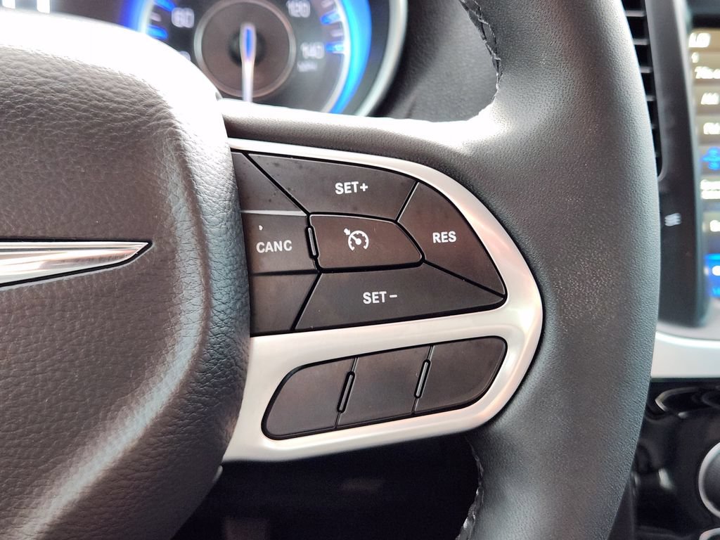 Used 2023 Chrysler 300 Touring w/ Sport Appearance Package RWD image 28