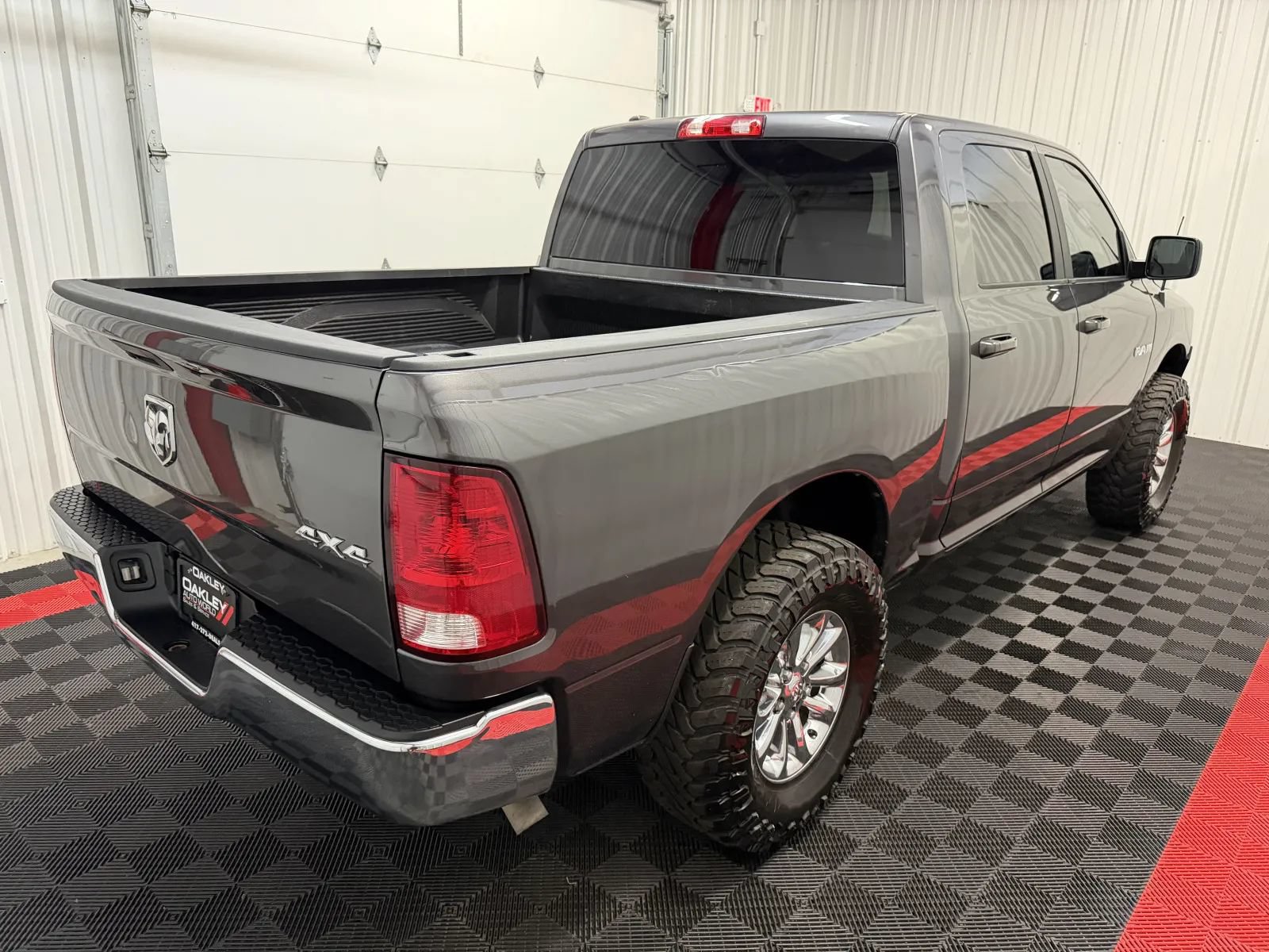 Used 2021 RAM 1500 Classic SLT AWD/4WD image 3