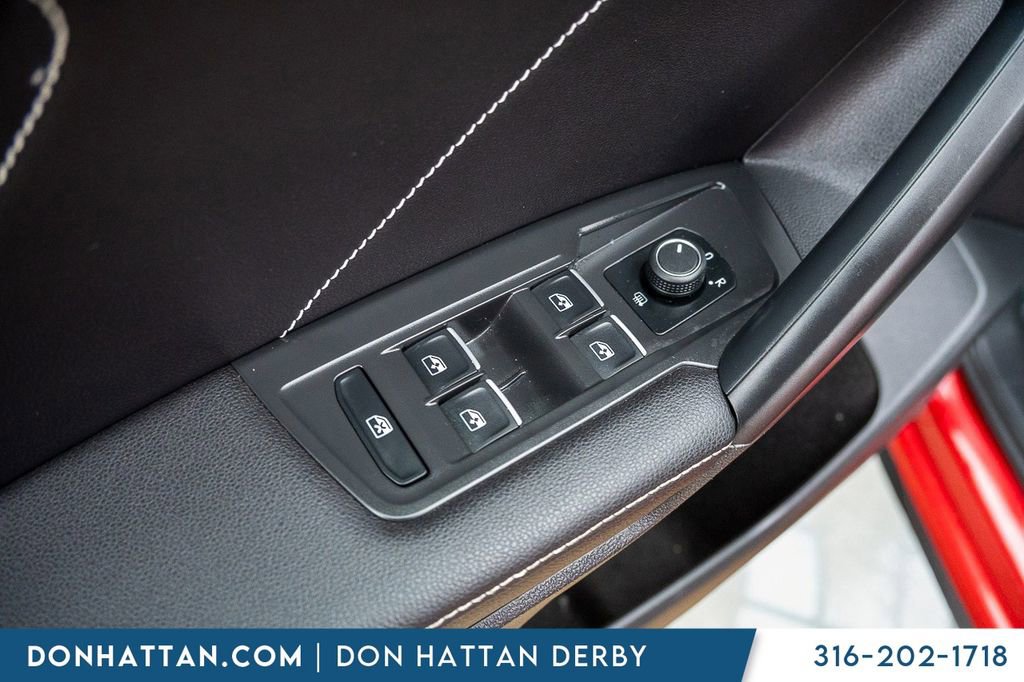 Used 2023 Volkswagen Tiguan SE image 13