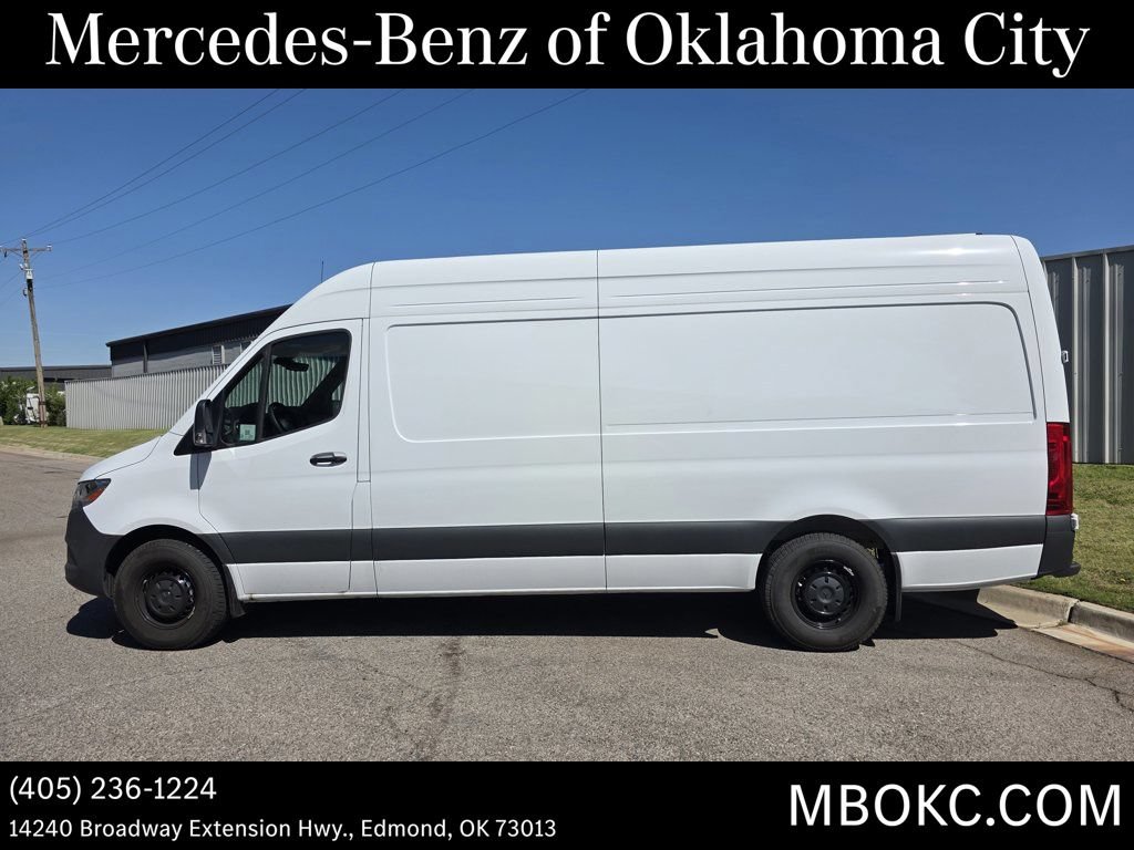 Used 2025 Mercedes-Benz Sprinter 2500 image 2
