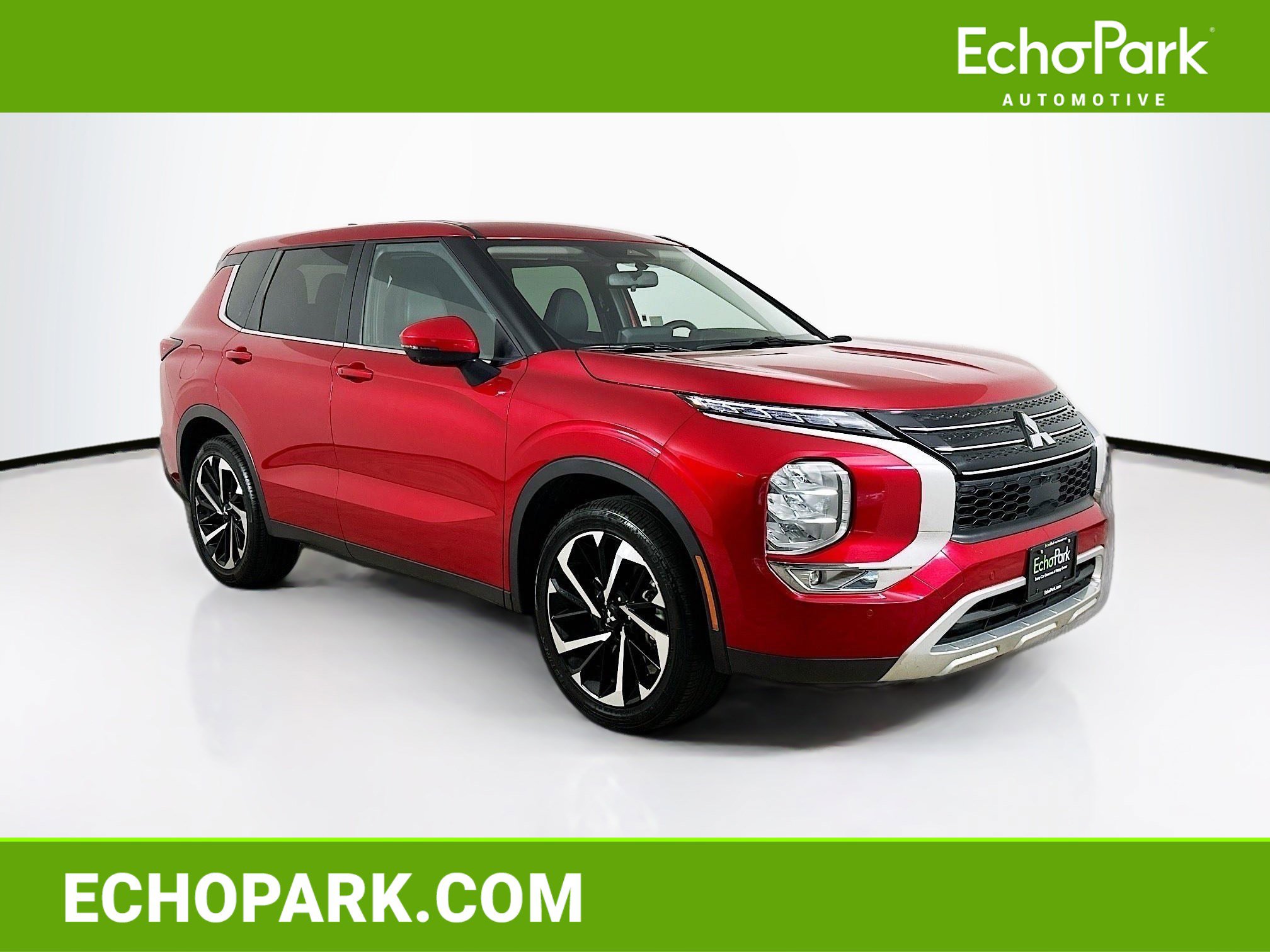 Used 2024 Mitsubishi Outlander SE image 1