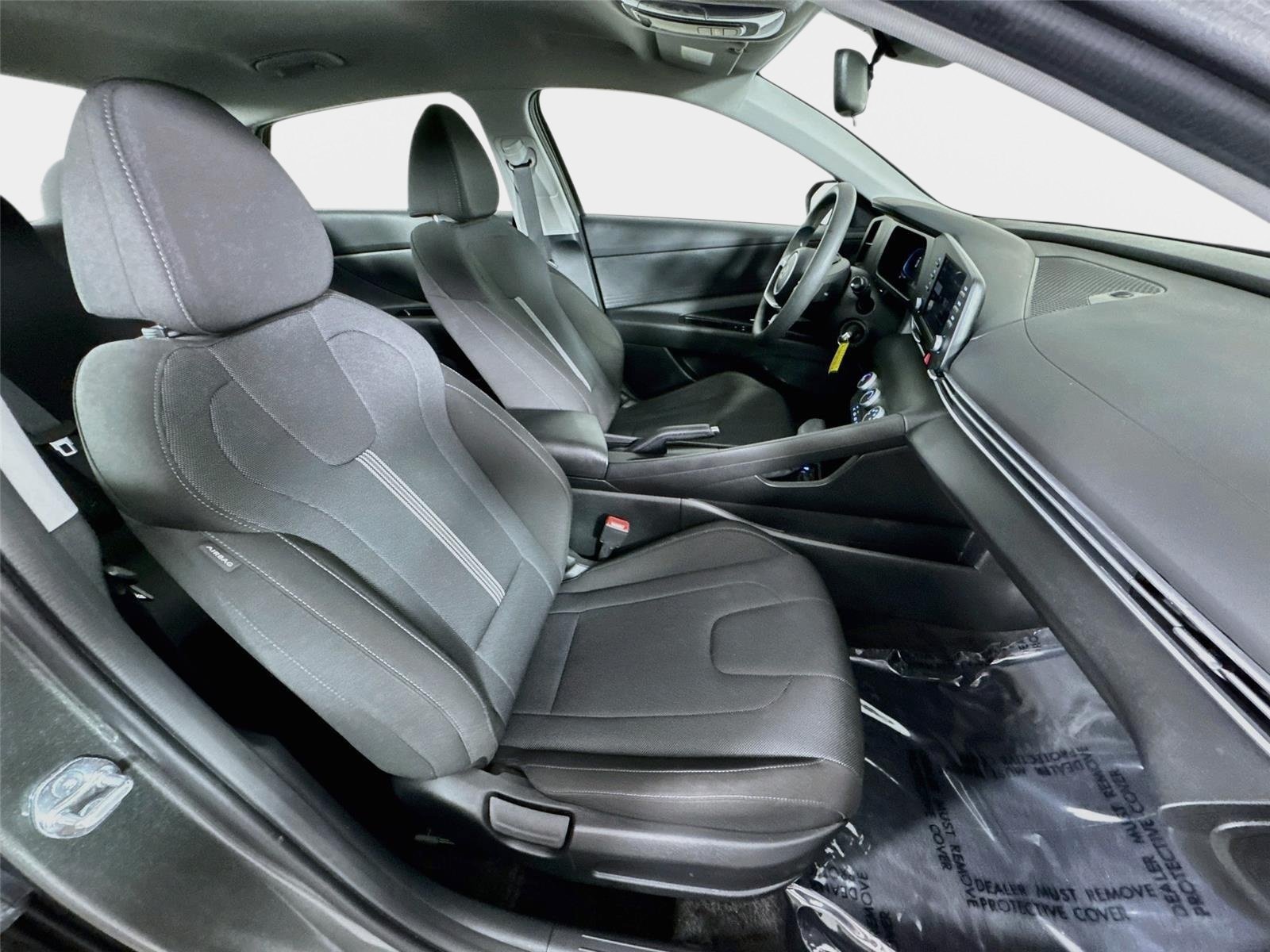 Certified 2025 Hyundai Elantra SE FWD image 25