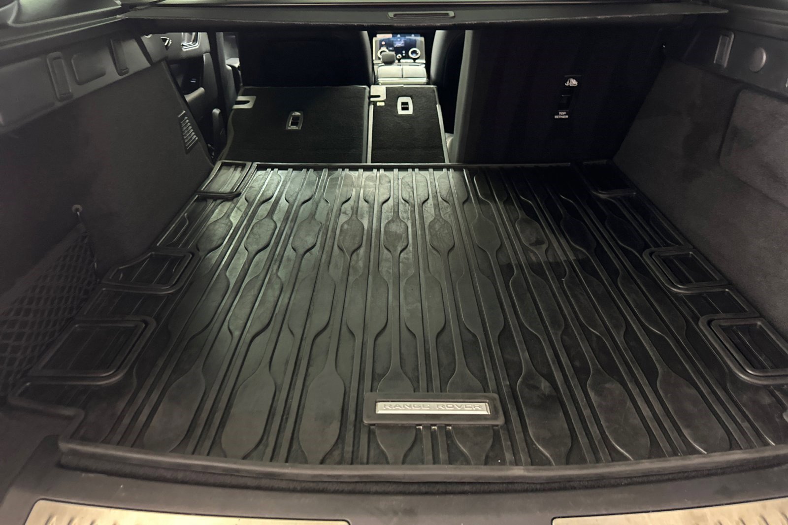 Used 2023 Land Rover Range Rover Velar R-Dynamic S image 33