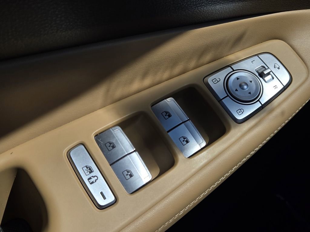 Certified 2023 Hyundai Santa Fe Calligraphy image 28