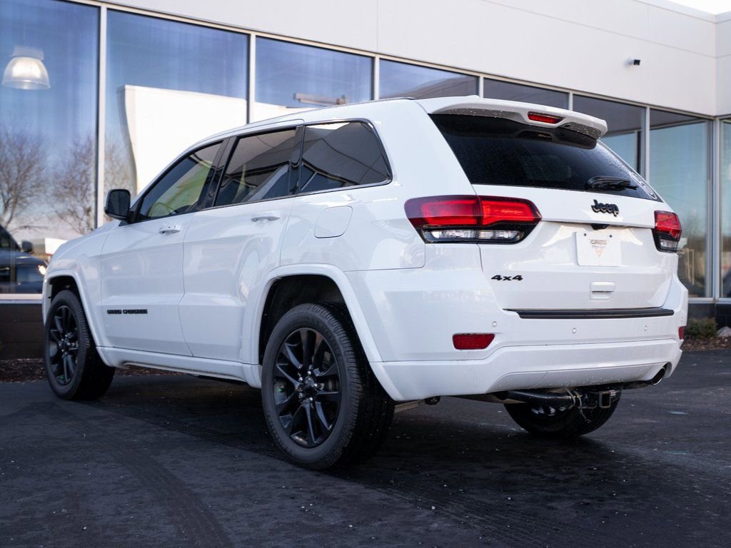 Used 2020 Jeep Grand Cherokee Altitude image 4