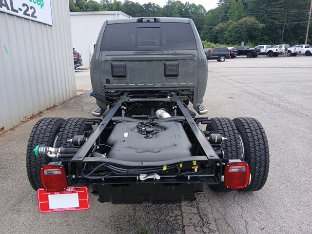 New 2026 RAM 5500 4x4 Crew Cab w/ Laramie Trim Package image 4