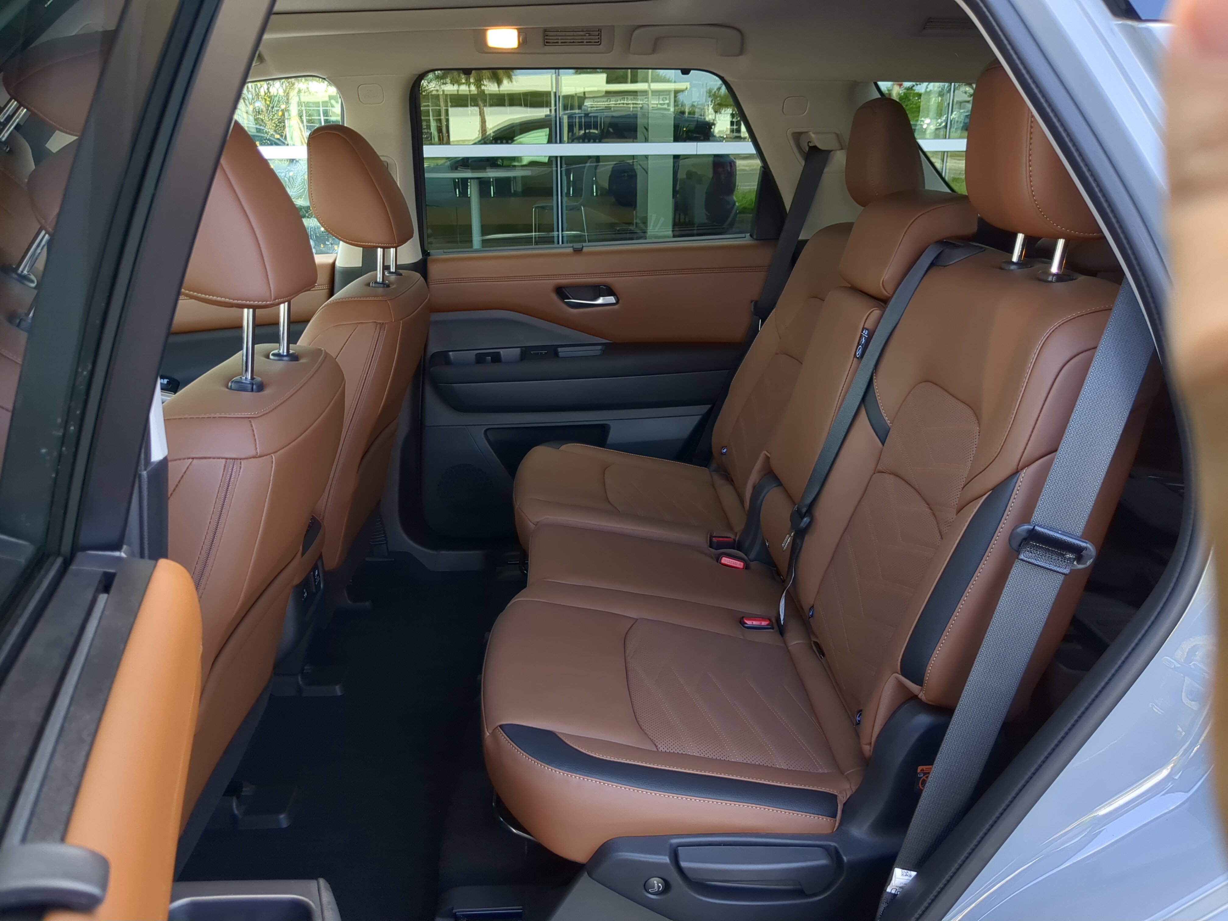 Used 2024 Nissan Pathfinder Platinum w/ Cargo Package image 16