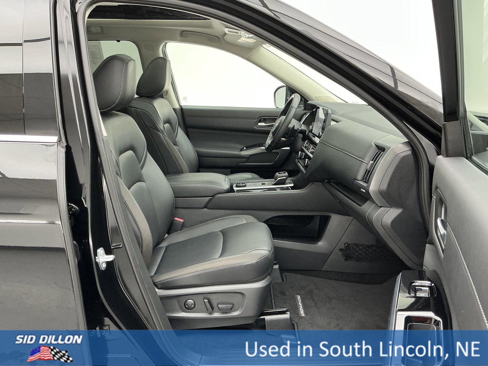 Used 2025 Nissan Pathfinder SL w/ SL Premium Package image 26