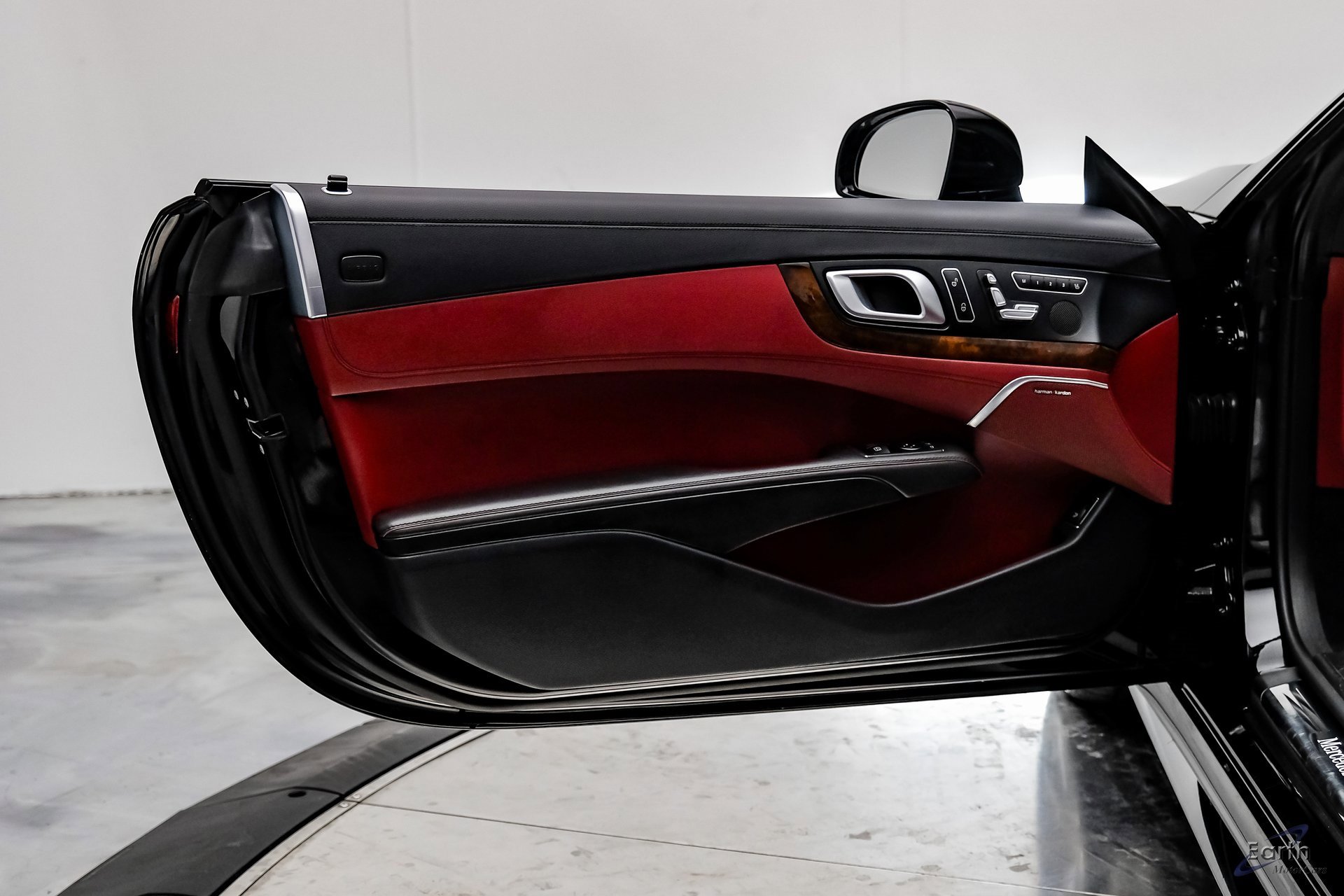 Used 2017 Mercedes-Benz SL 550 image 81