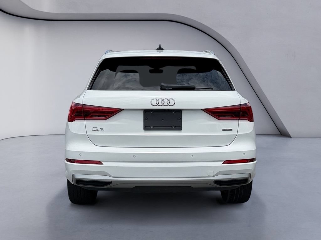 Used 2019 Audi Q3 2.0T Premium w/ Convenience Package AWD/4WD image 4