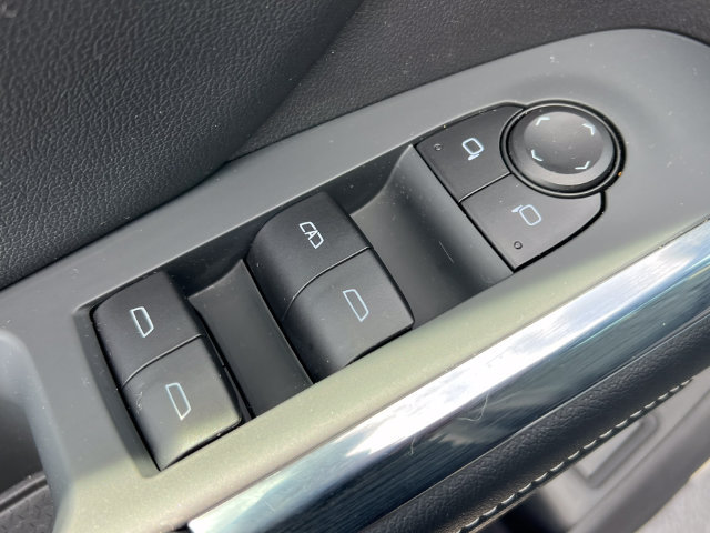 Used 2026 Chevrolet Traverse LT AWD/4WD image 16