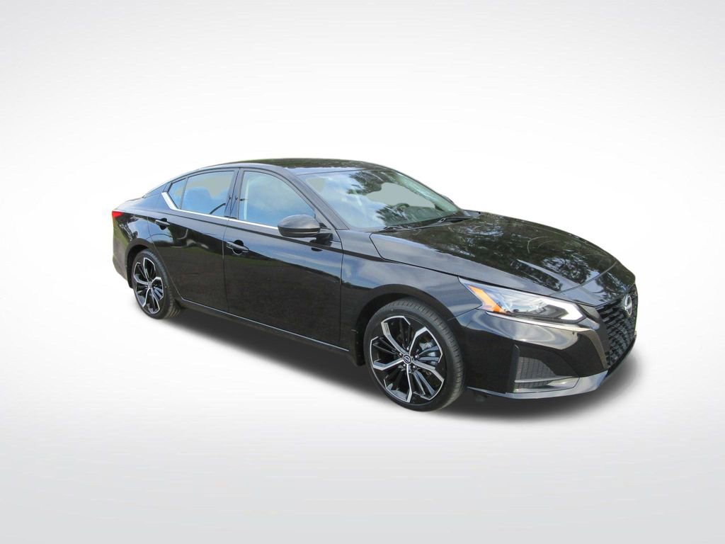 Used 2023 Nissan Altima 2.5 SR image 4