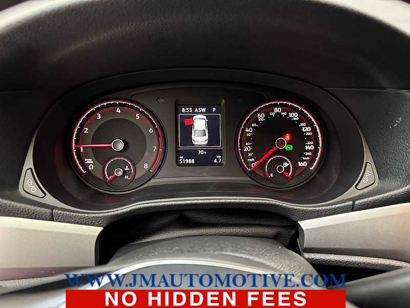 Used 2022 Volkswagen Passat 2.0T SE FWD image 12