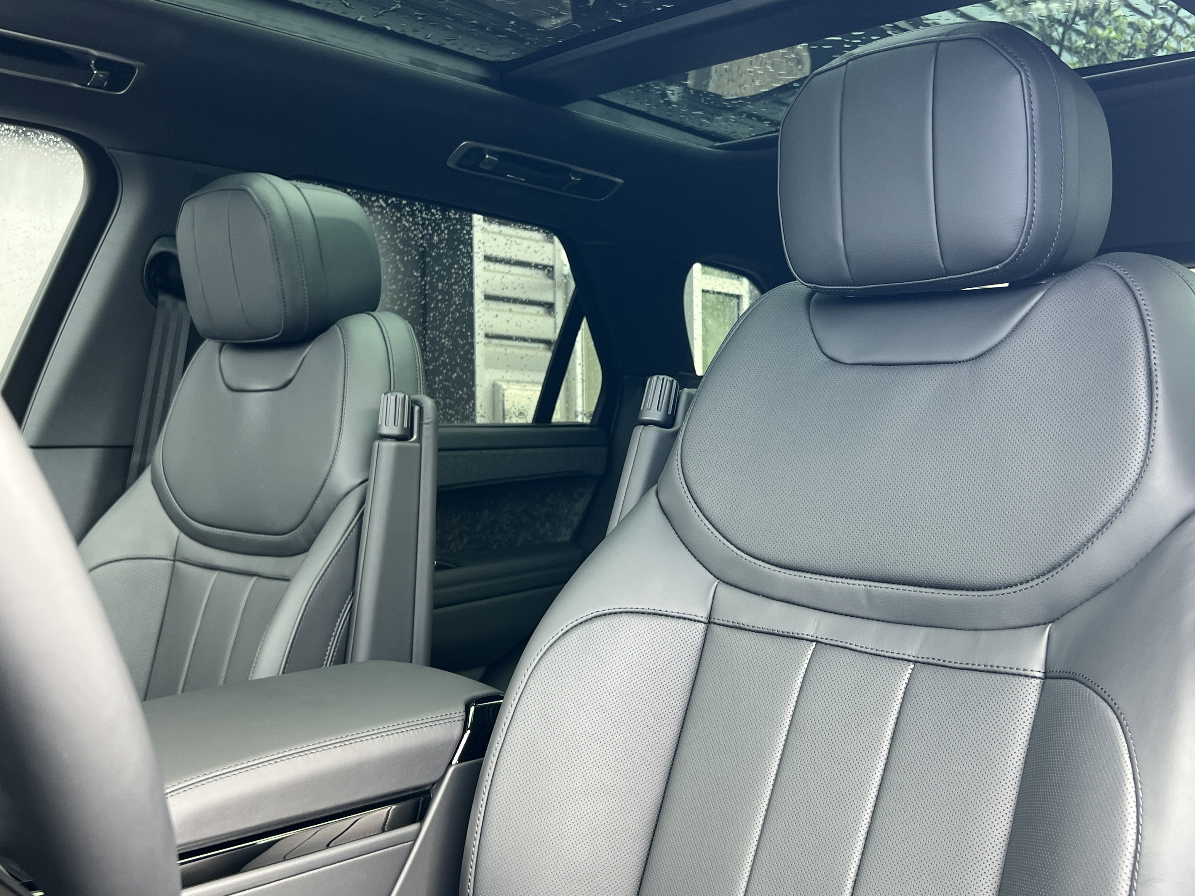 New 2025 Land Rover Range Rover Sport Dynamic SE image 23