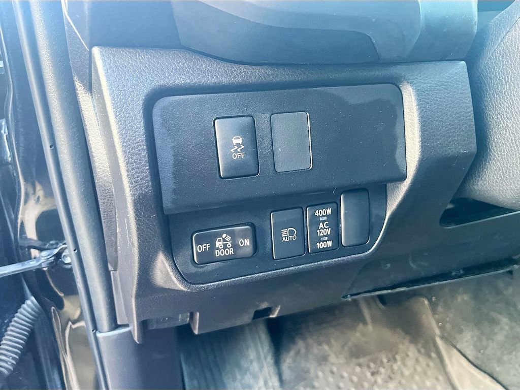 Used 2023 Toyota Tacoma TRD Off-Road w/ Black Out Package (TMS) AWD/4WD image 10