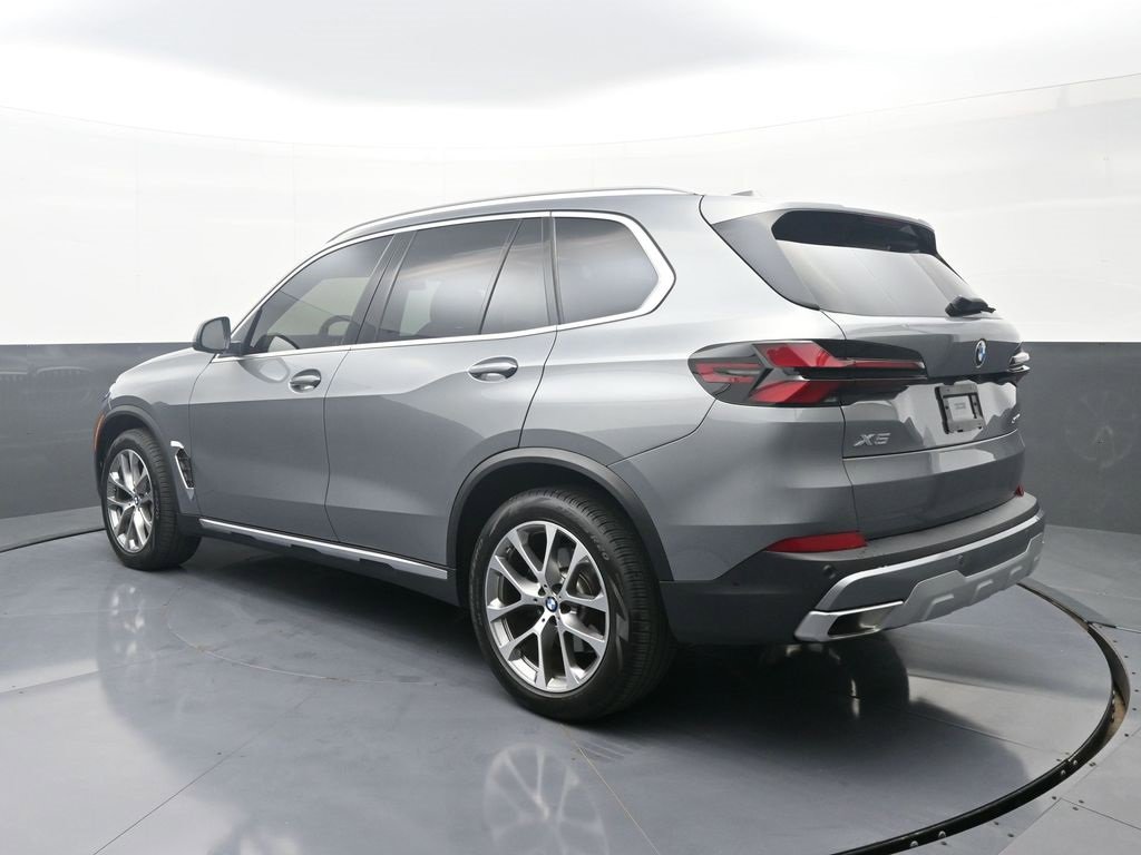 Used 2024 BMW X5 xDrive40i w/ Premium Package image 5