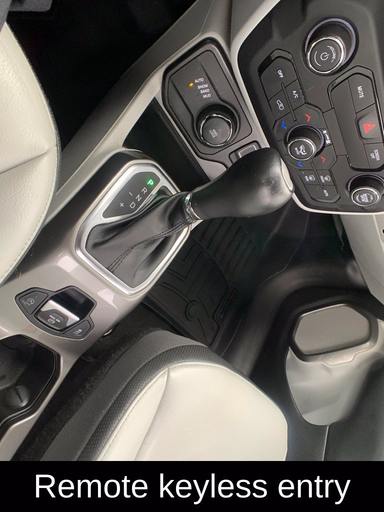 Used 2019 Jeep Renegade Limited w/ UConnect 8.4 Nav Group AWD/4WD image 21