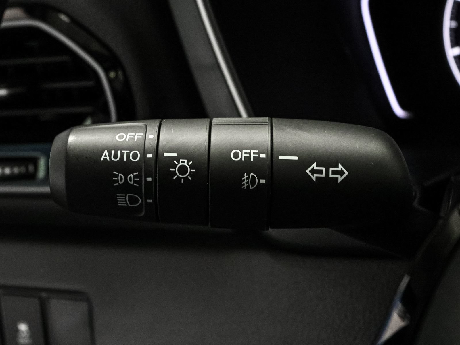 Used 2025 Honda Pilot EX-L image 37