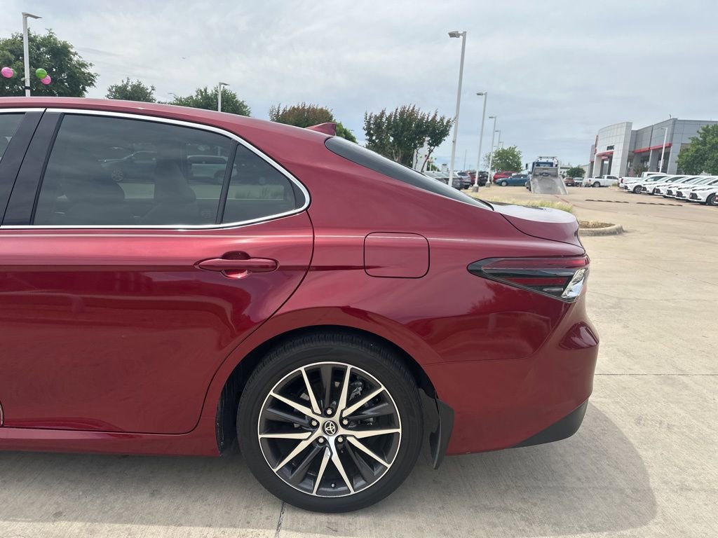 Used 2021 Toyota Camry XLE w/ Navigation Upgrade Package FWD image 7