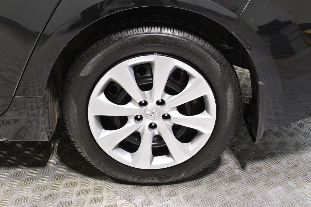 Used 2022 Toyota Corolla LE image 36