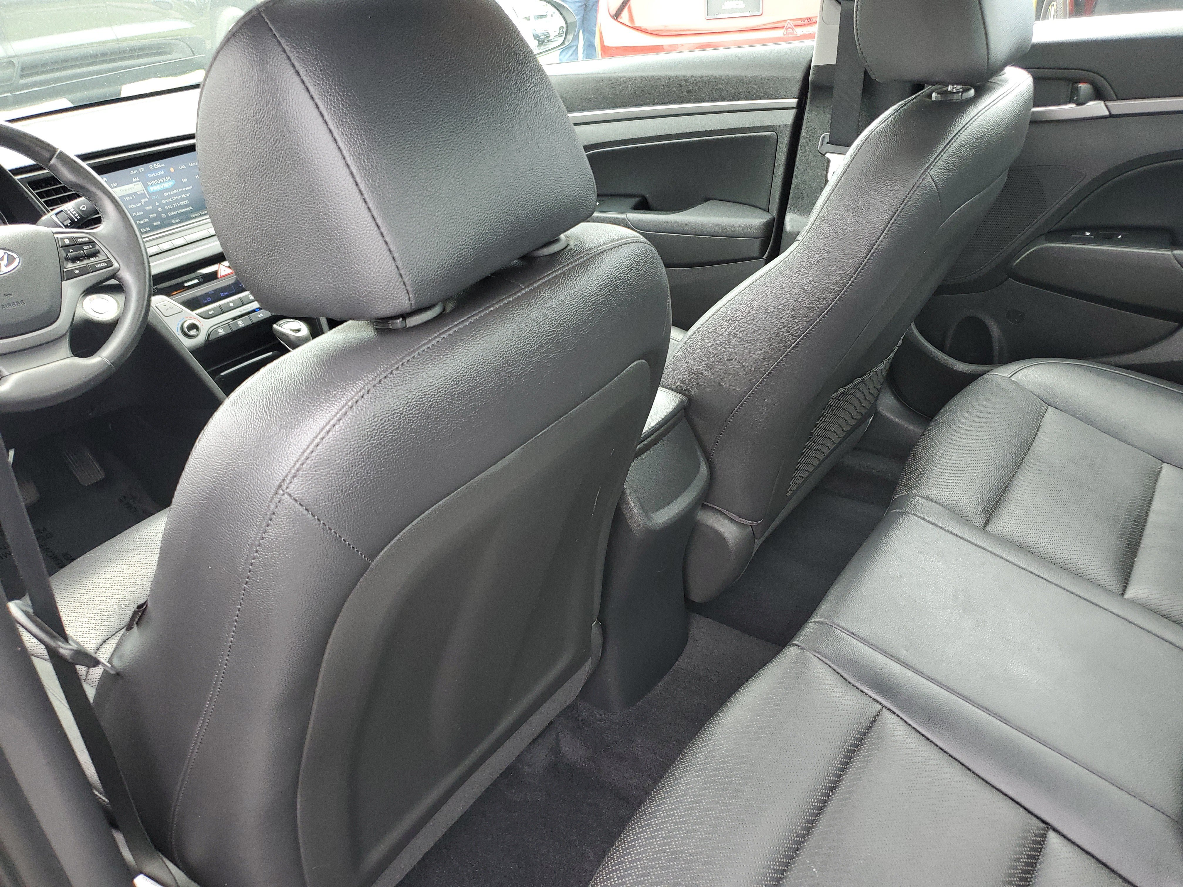 Used 2017 Hyundai Elantra Limited w/ Limited Tech Package 08 FWD image 13