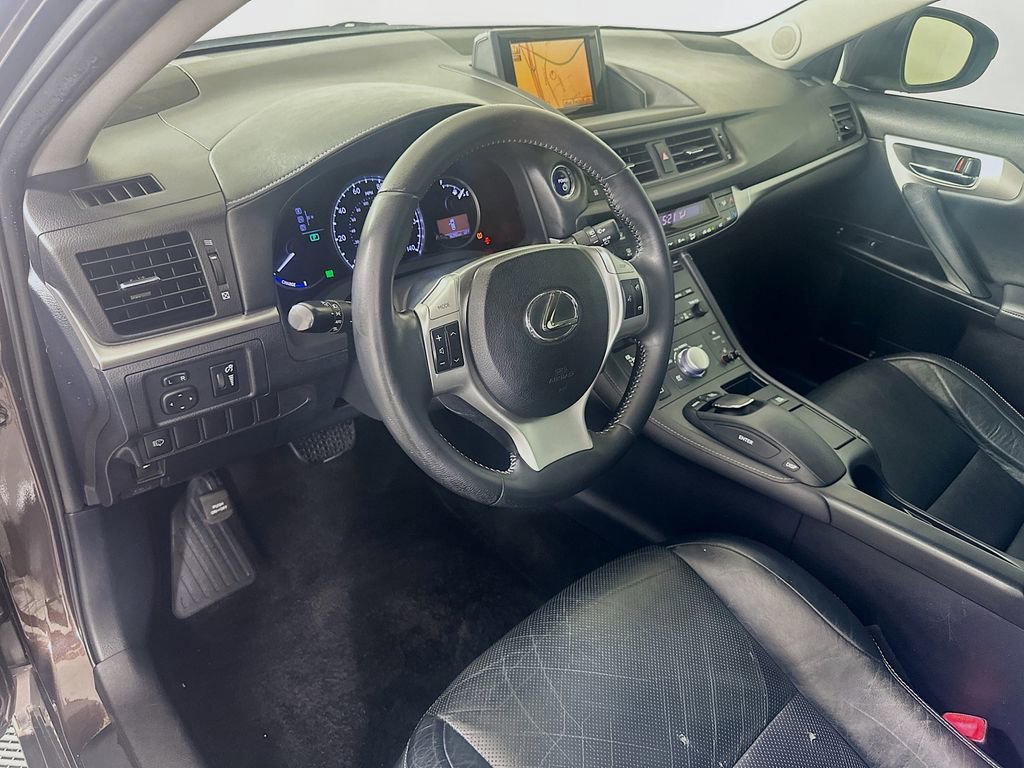 Used 2011 Lexus CT 200h image 9