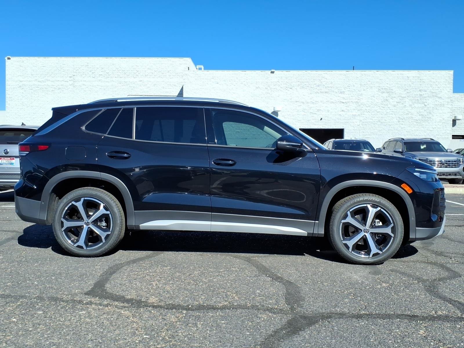 New 2026 Volkswagen Tiguan SE FWD image 5
