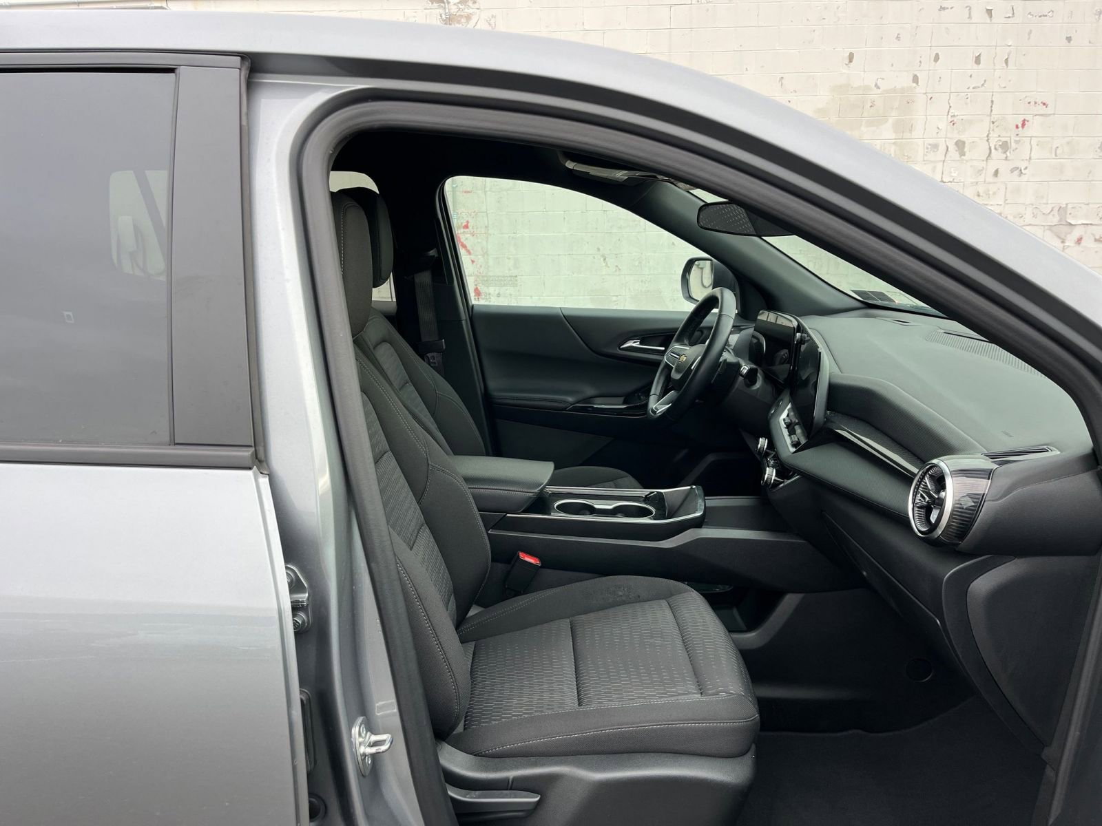 Used 2025 Chevrolet Equinox LT image 27