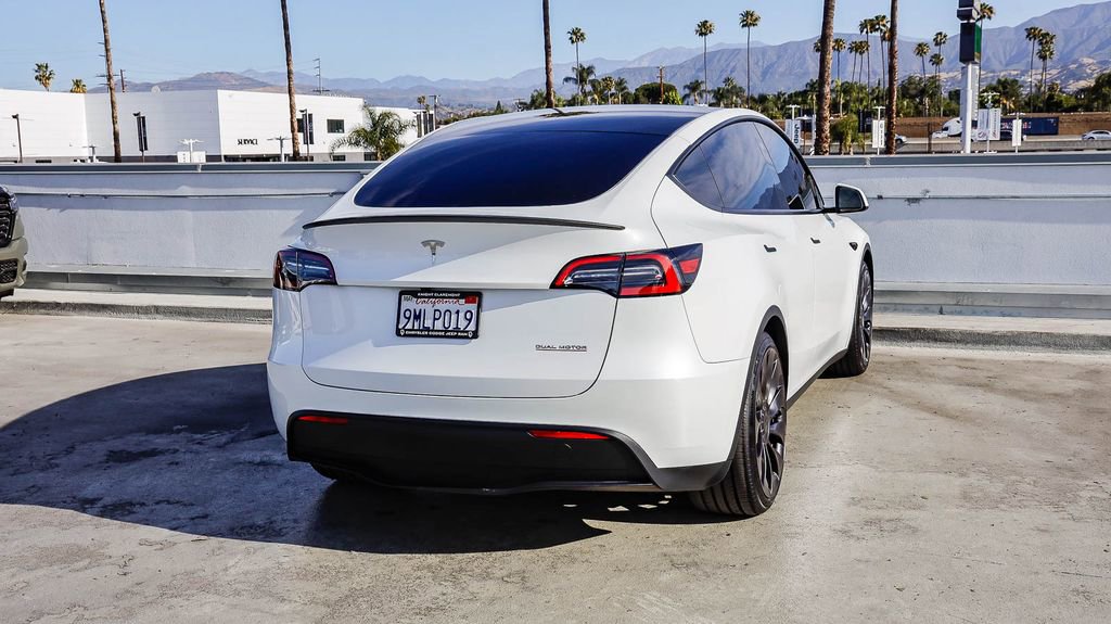 Used 2024 Tesla Model Y Performance image 8