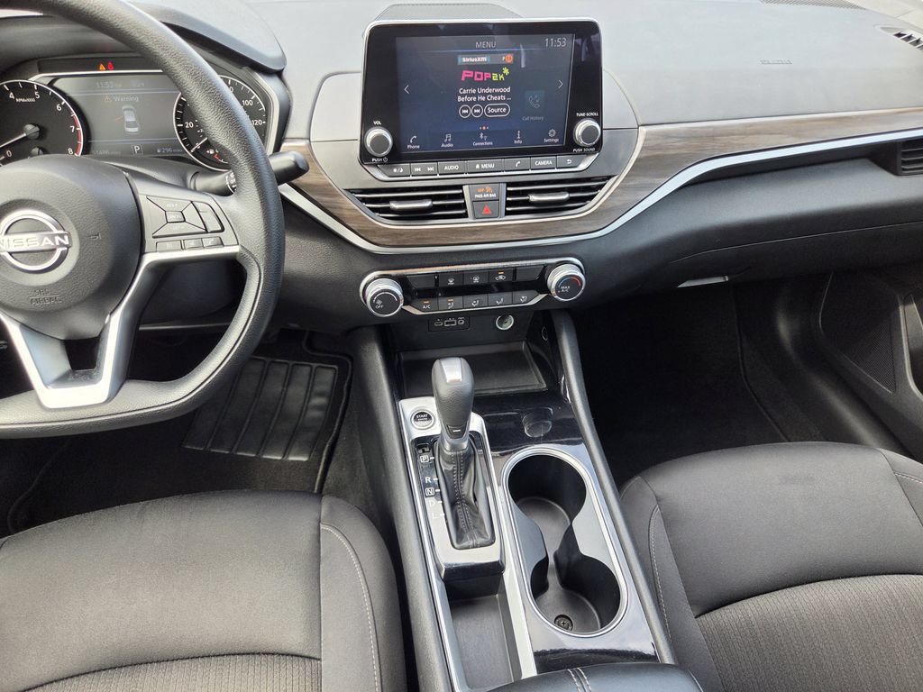 Used 2024 Nissan Altima 2.5 SV FWD image 17