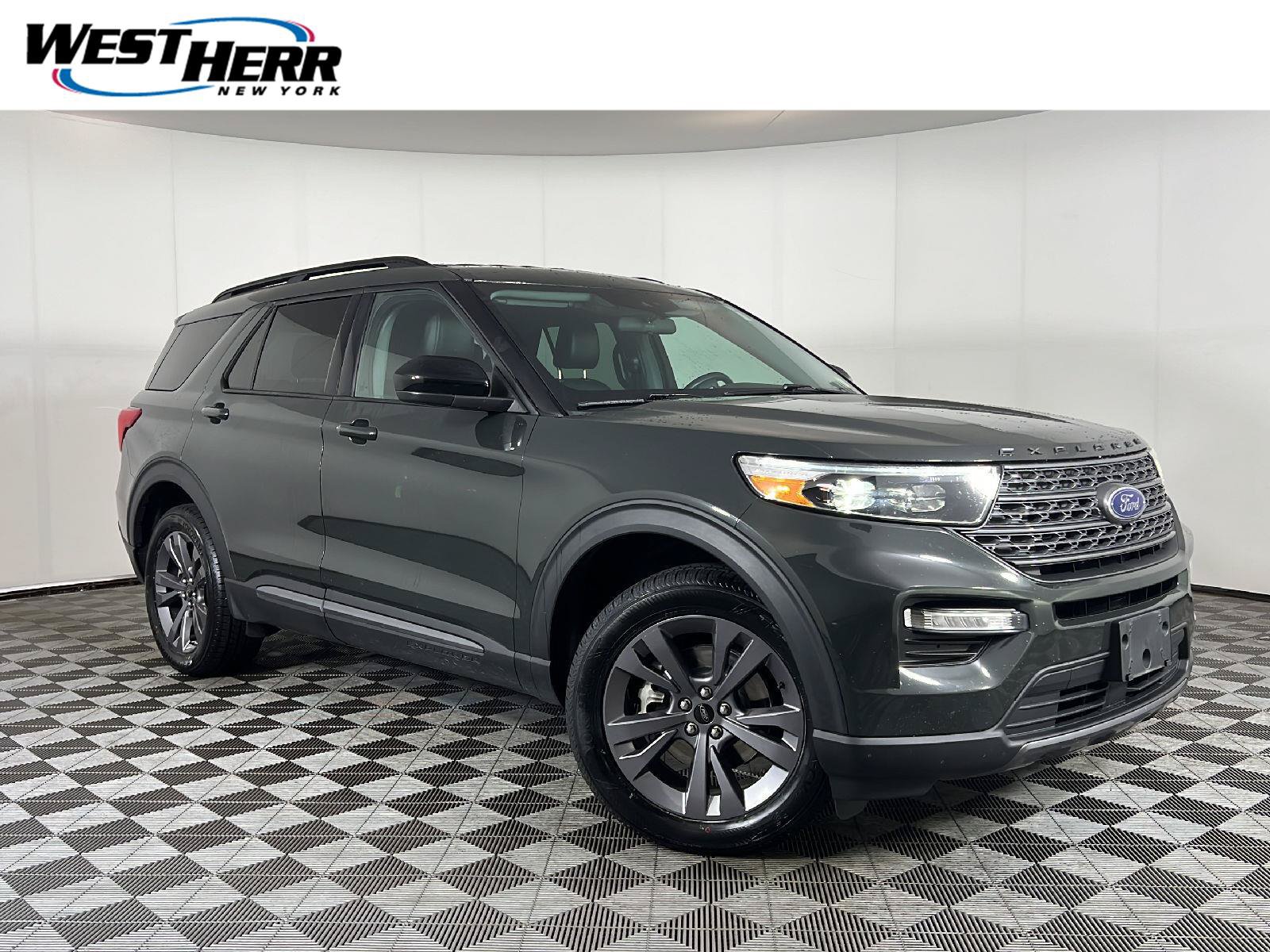 Used 2022 Ford Explorer XLT w/ Equipment Group 202A AWD/4WD image 1