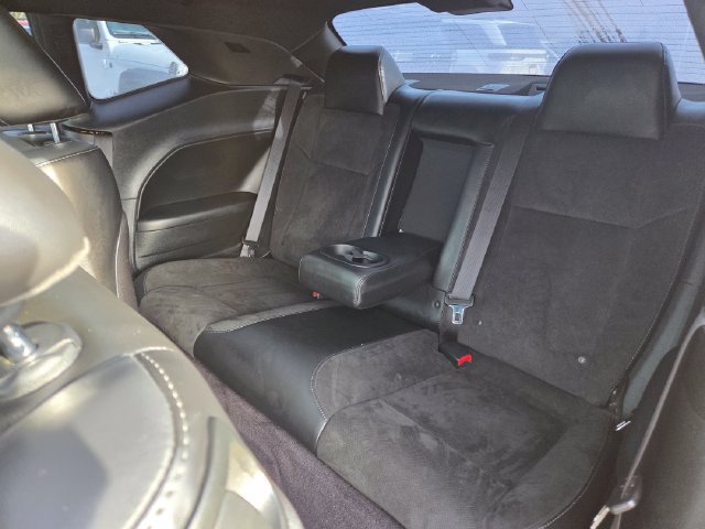 Used 2017 Dodge Challenger R/T Scat Pack w/ Leather Interior Group RWD image 12