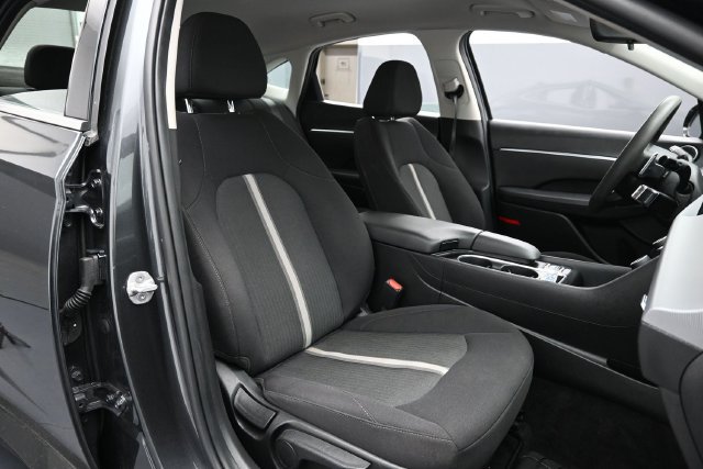Used 2025 Hyundai Sonata SEL FWD image 23