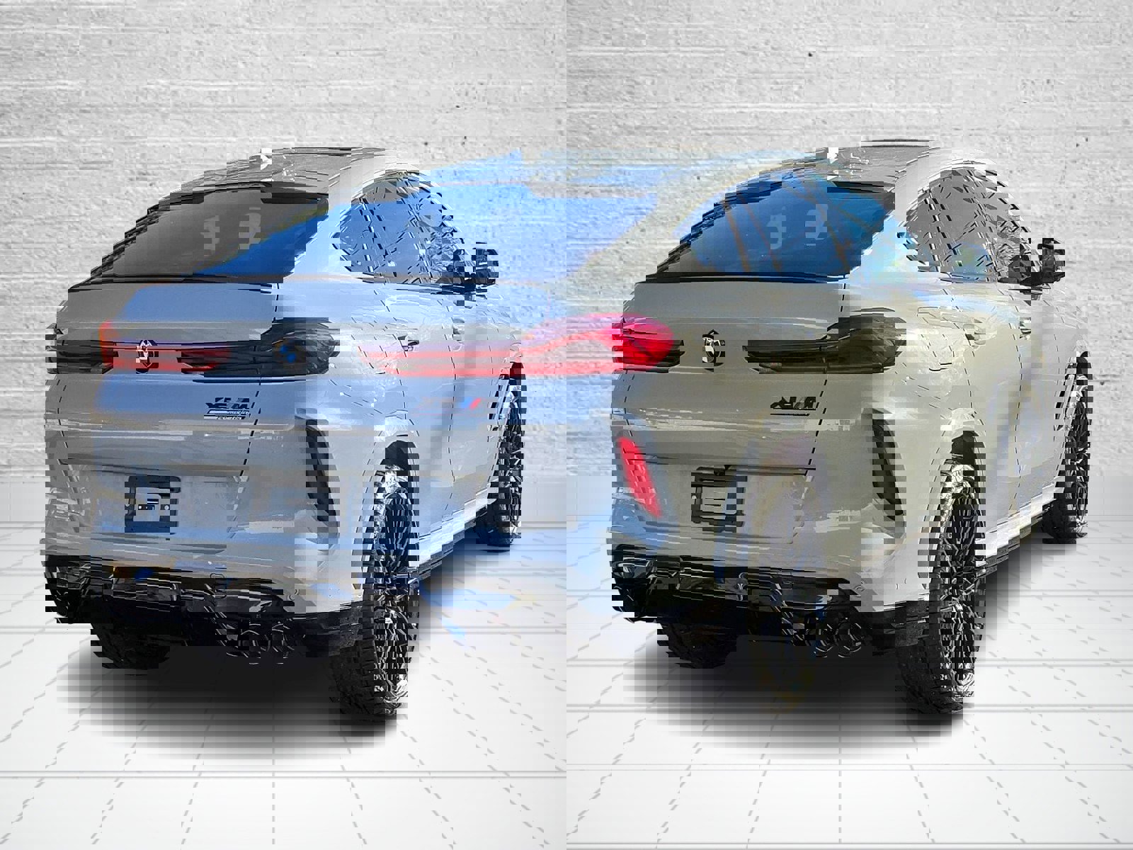 New 2025 BMW X6 M Competition w/ Executive Package image 4