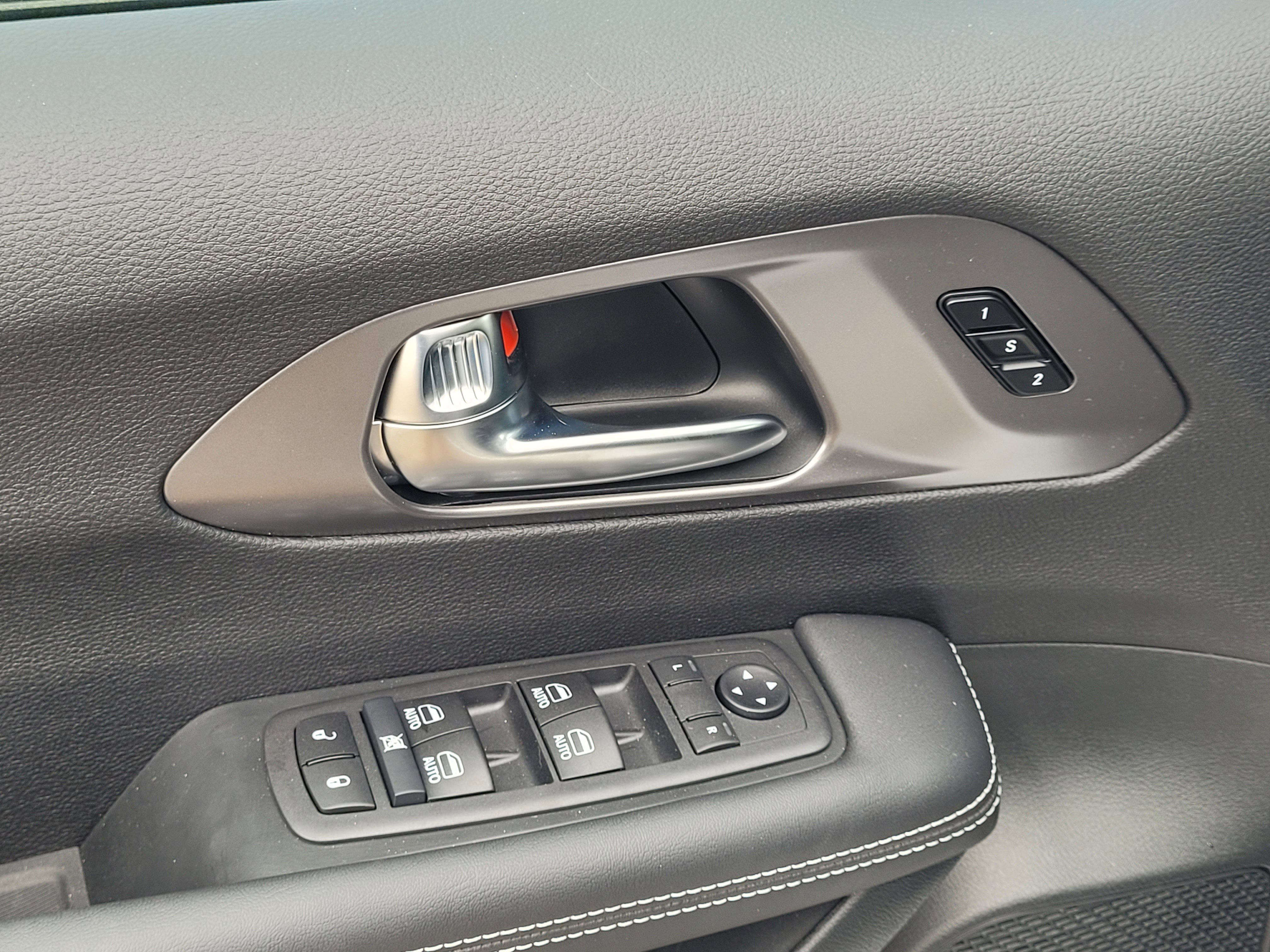 New 2026 Chrysler Pacifica Select image 10