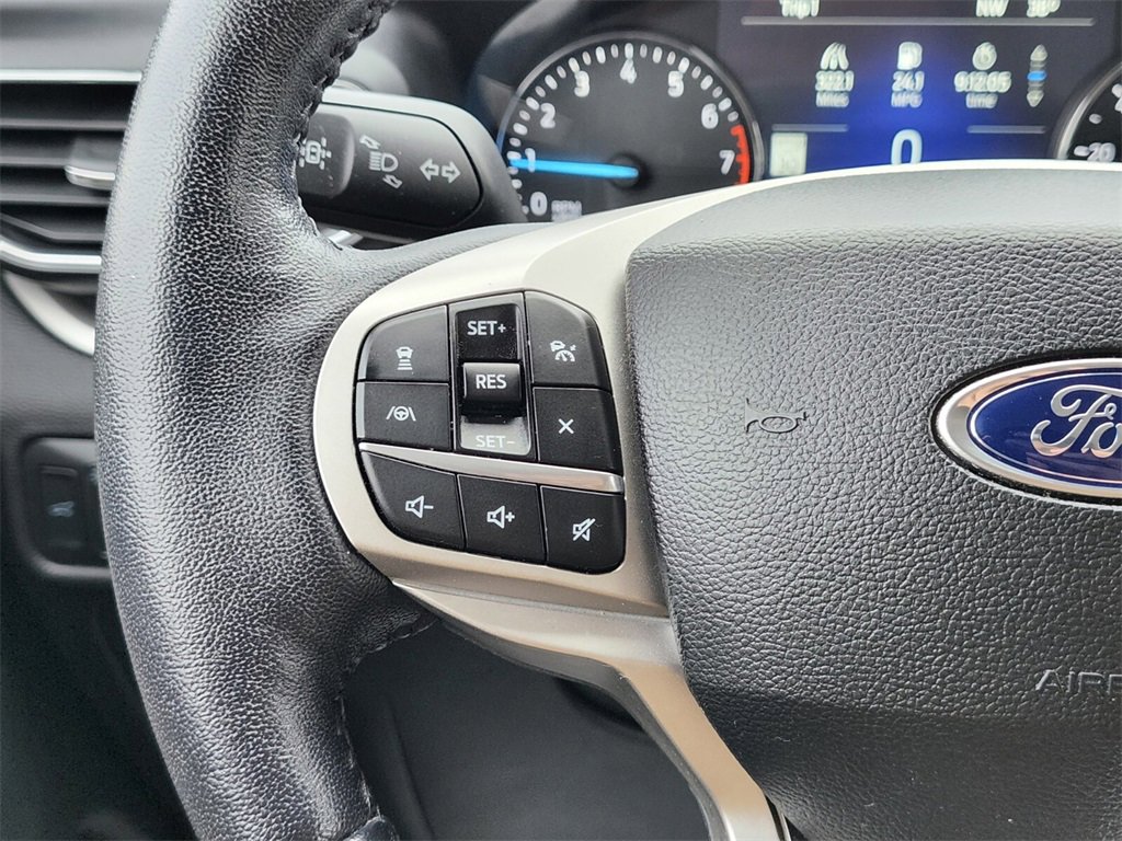Certified 2022 Ford Explorer XLT w/ Equipment Group 202A image 29