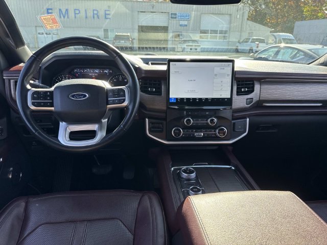 Used 2024 Ford Expedition Limited AWD/4WD image 14