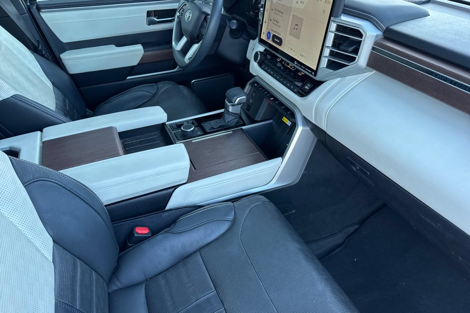 Used 2023 Toyota Sequoia Capstone AWD/4WD image 20