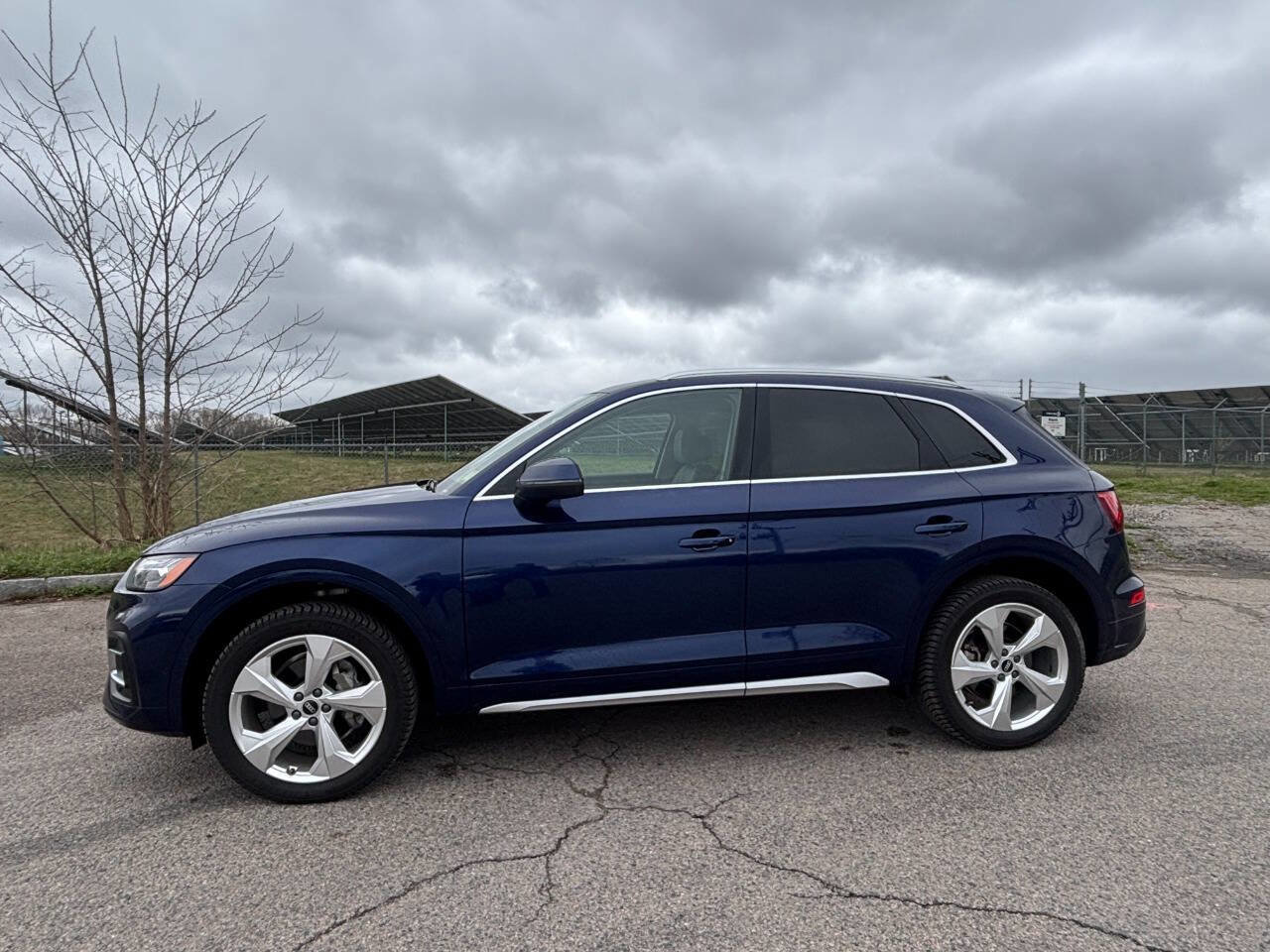Used 2021 Audi Q5 Prestige AWD/4WD image 2