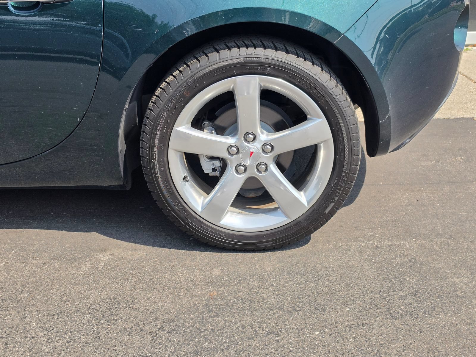 Used 2006 Pontiac Solstice Convertible w/ Power Package RWD image 3