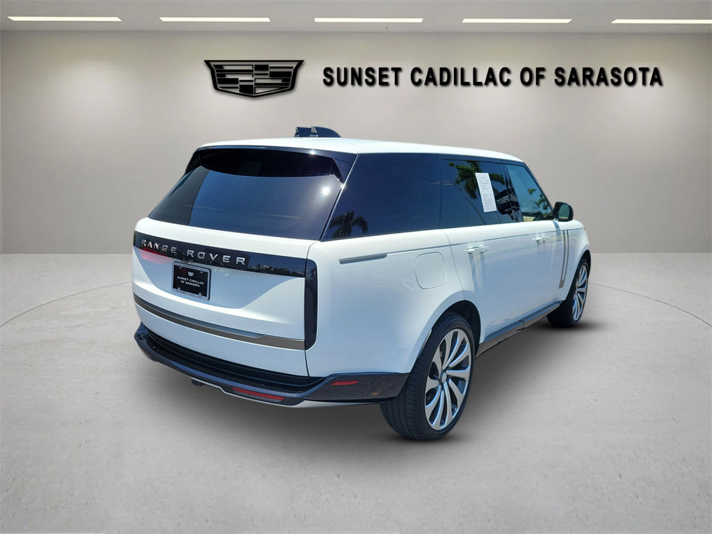 Used 2025 Land Rover Range Rover Long Wheelbase SE AWD/4WD image 4