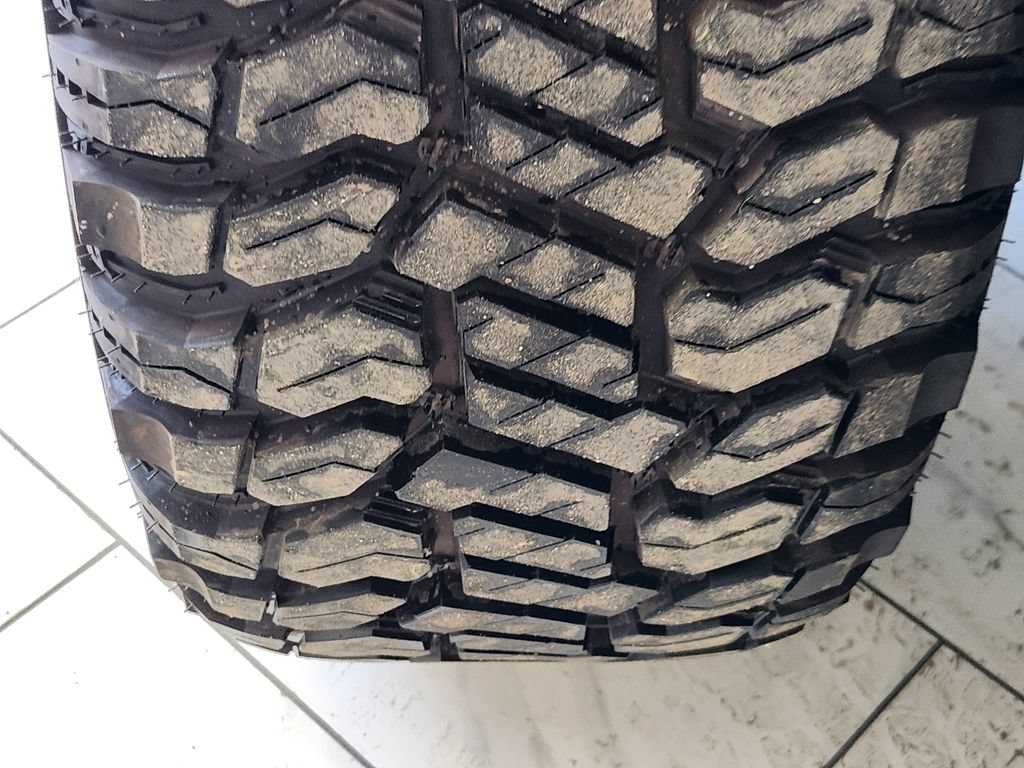 Used 2022 Ford F250 Platinum w/ FX4 Off-Road Package AWD/4WD image 11