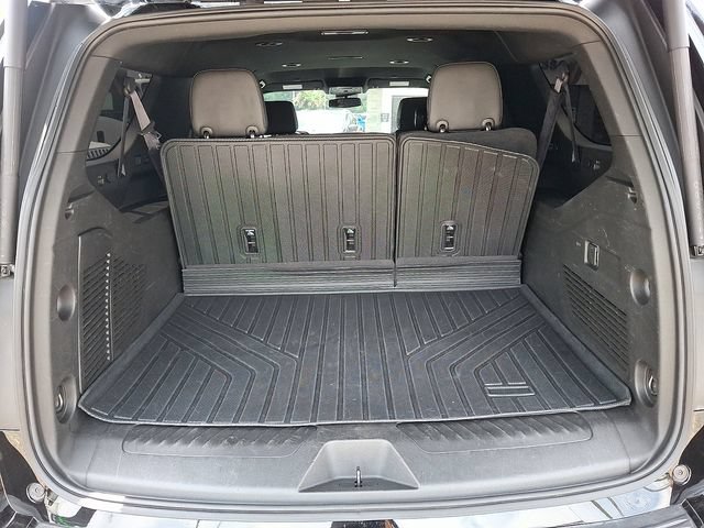 Used 2023 Chevrolet Suburban LT RWD image 23