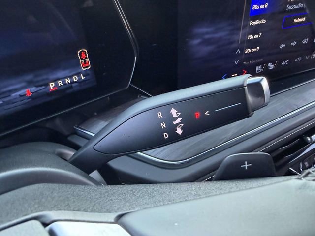 Used 2025 Chevrolet Suburban Premier AWD/4WD image 28