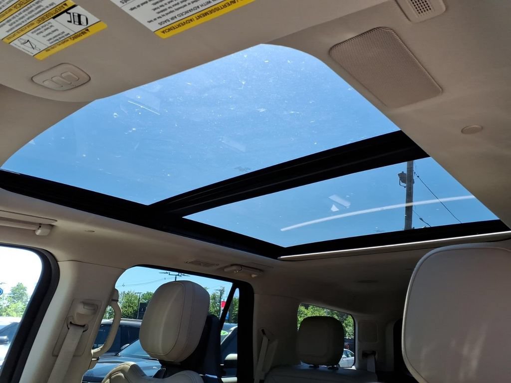 Certified 2024 Lincoln Navigator Reserve AWD/4WD image 19