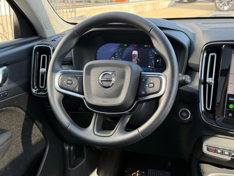 Used 2026 Volvo XC40 B5 Plus AWD/4WD image 13