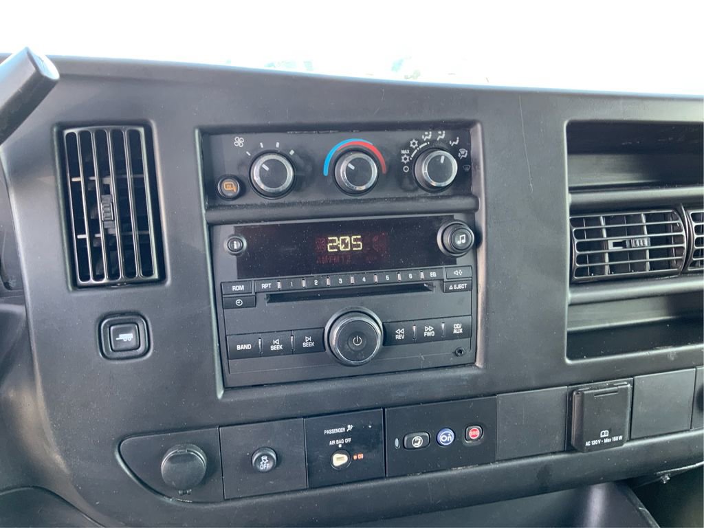 Used 2018 Chevrolet Express 2500 image 14