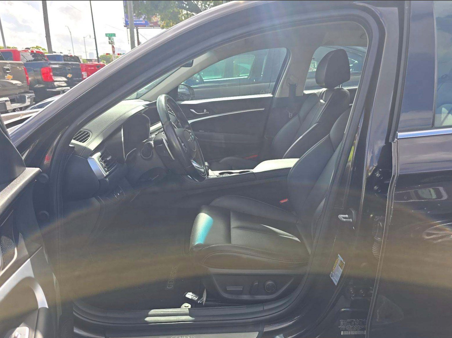 Used 2022 Genesis G70 2.0T RWD image 7